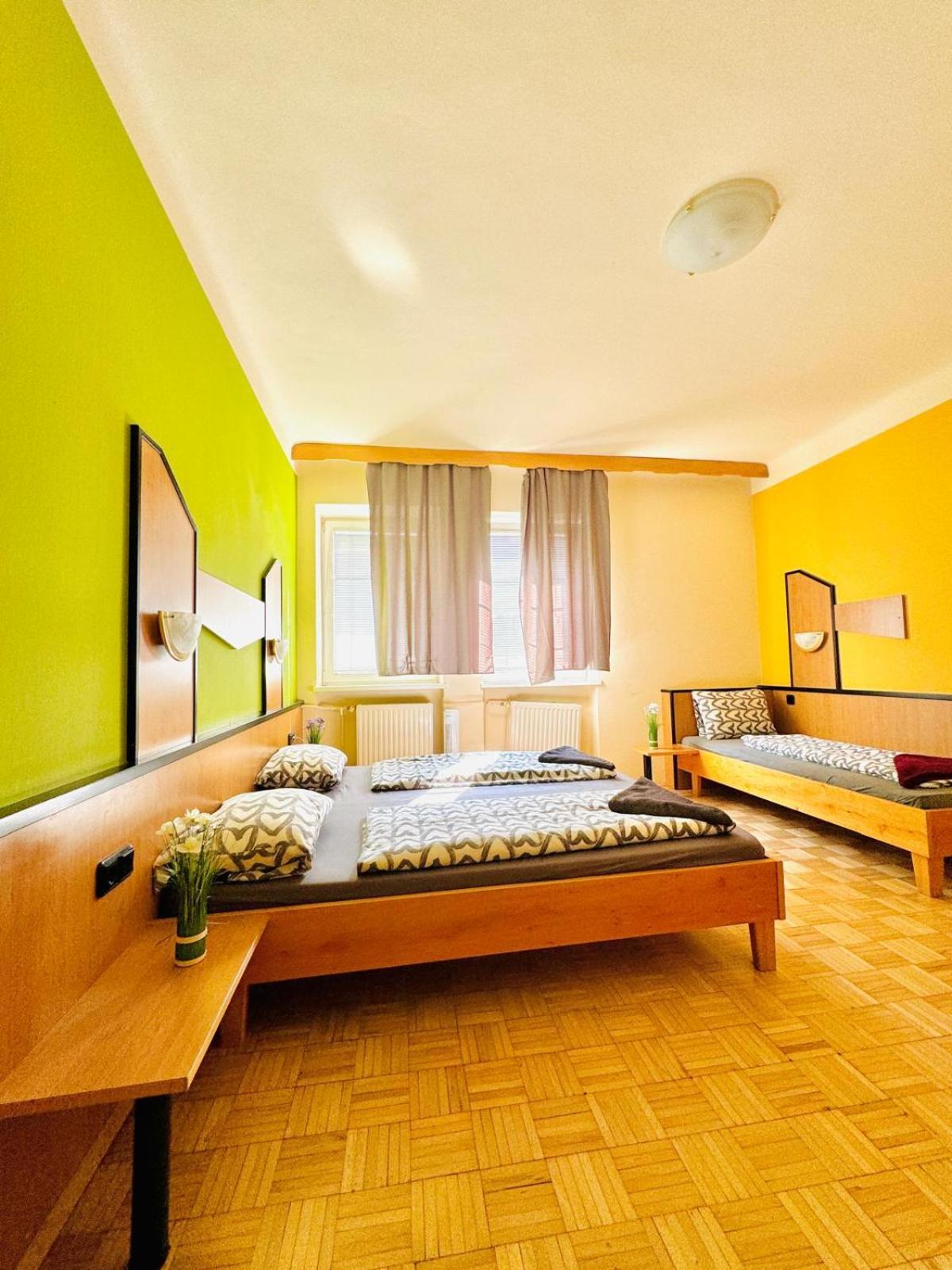 Affordable Central Rooms, 10-Min To Lugner City Vienna Exterior photo